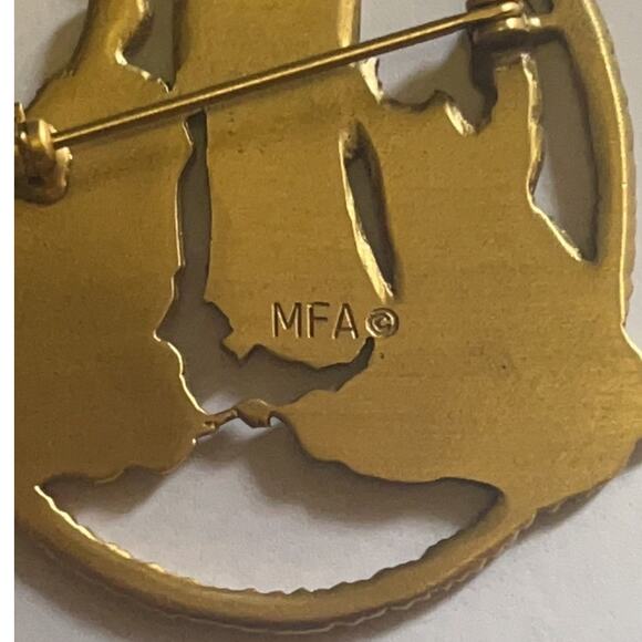 Vintage MFA Museum of Fine Arts Medieval Maidens Playing Music Brooch/Pin - Picture 3 of 8